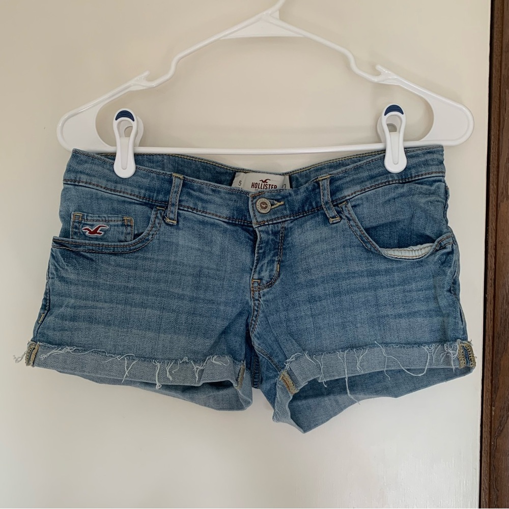 Hollister denim shorts, light wash, size 5